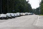 Keliuose į pliažus – automobilių spūstys Keliuose į pliažus – automobilių spūstys