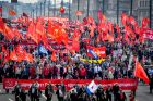 Gegužės 1-ąją lydi darbininkų ir aktyvistų protestai Gegužės 1-ąją lydi darbininkų ir aktyvistų protestai